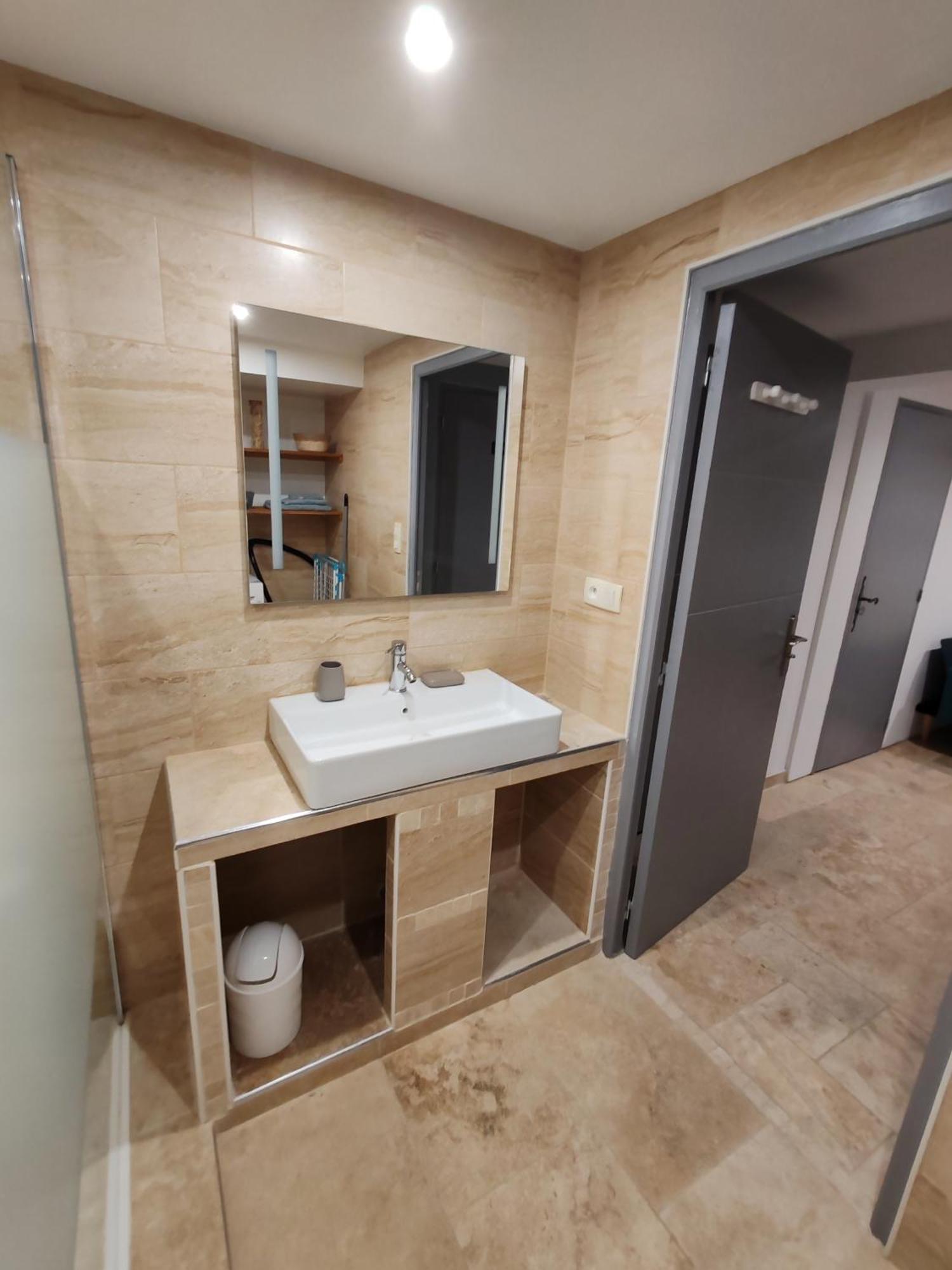 Appartement T3 Neuf Proche Centre Ville, Clim Et Parking Et Centrale Edf Valence  Екстер'єр фото